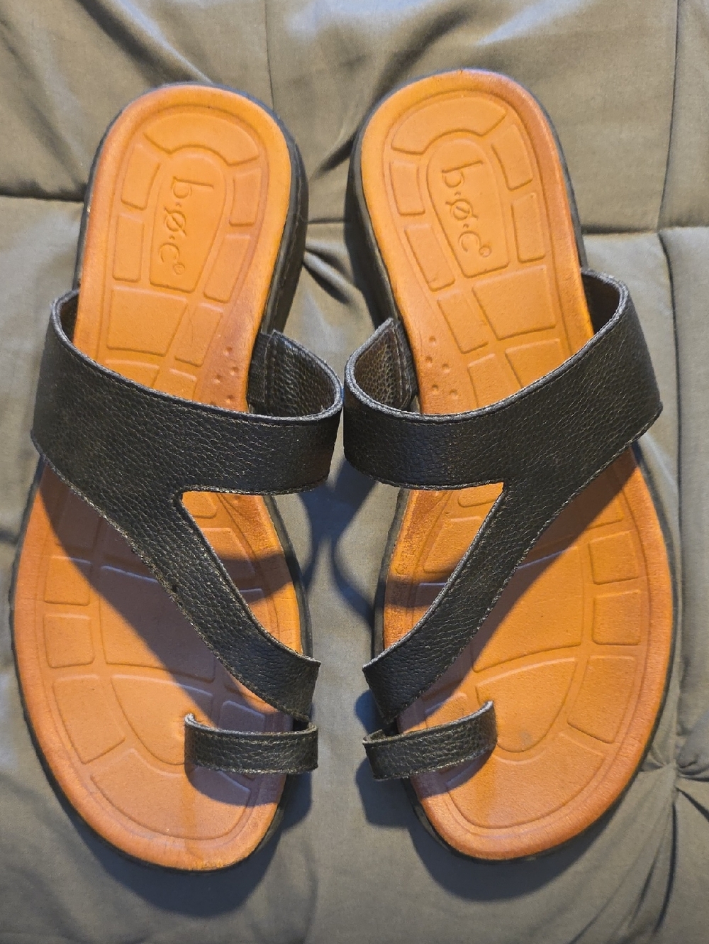 b.o.c. Women’s Black Strap Toe-Ring Sandals with Orange Footbed